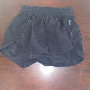 Lululemon Hotty Hot size 4